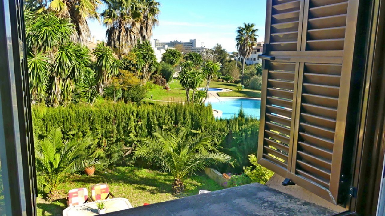 Schönes großes möbl. Zimmer frei in wunderschöner Luxus-Haus-WG mit Garten und Pool in Palma