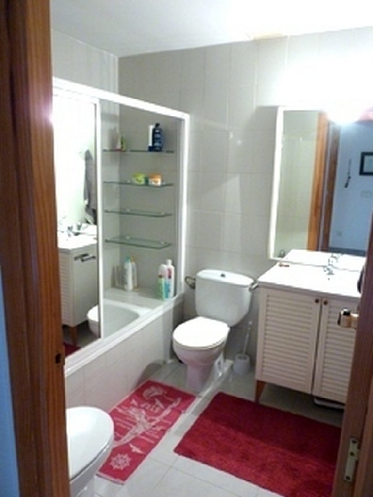Schönes großes möbl. Zimmer frei in wunderschöner Luxus-Haus-WG mit Garten und Pool in Palma