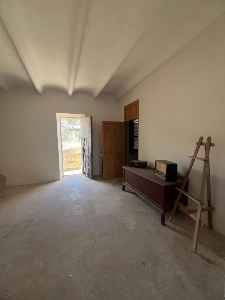 Se vende bonita casa a reformar en Son Servera