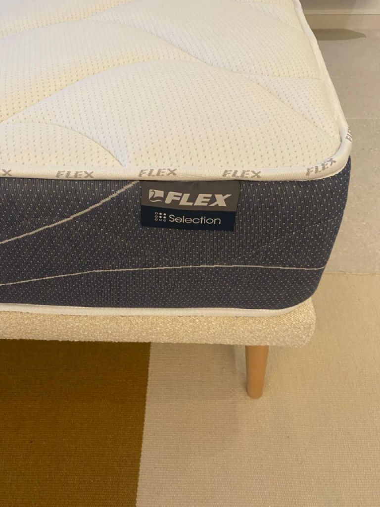 Schönes neues Bett | Maße 1,50 m x 1,90 m | Abholung in Santa Ponsa