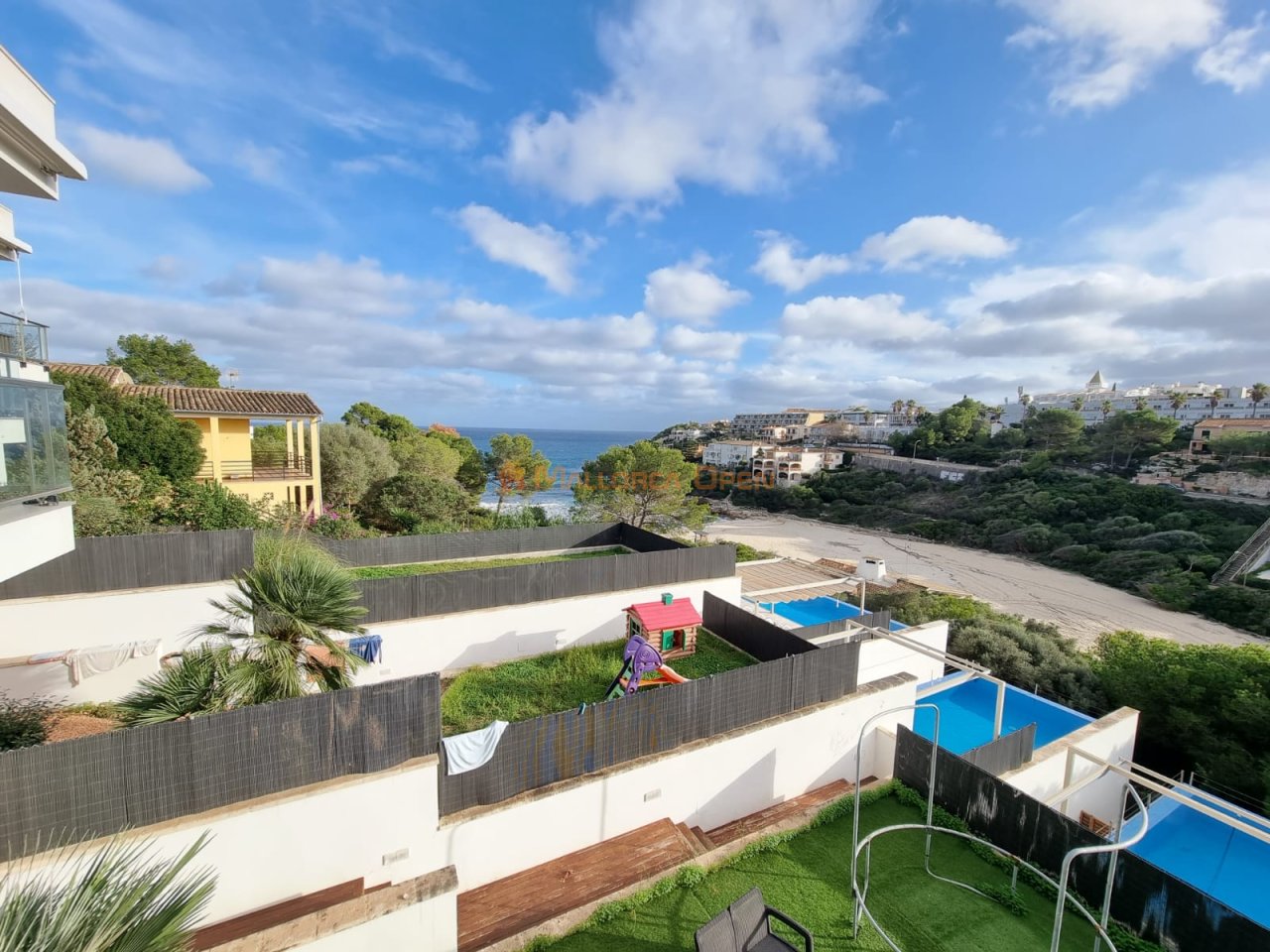 Schönes Reihenhaus in Cala Mandia zu vermieten.