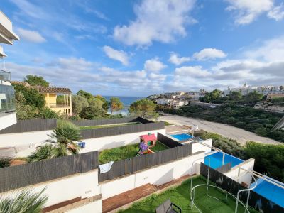 Schönes Reihenhaus in Cala Mandia zu vermieten.