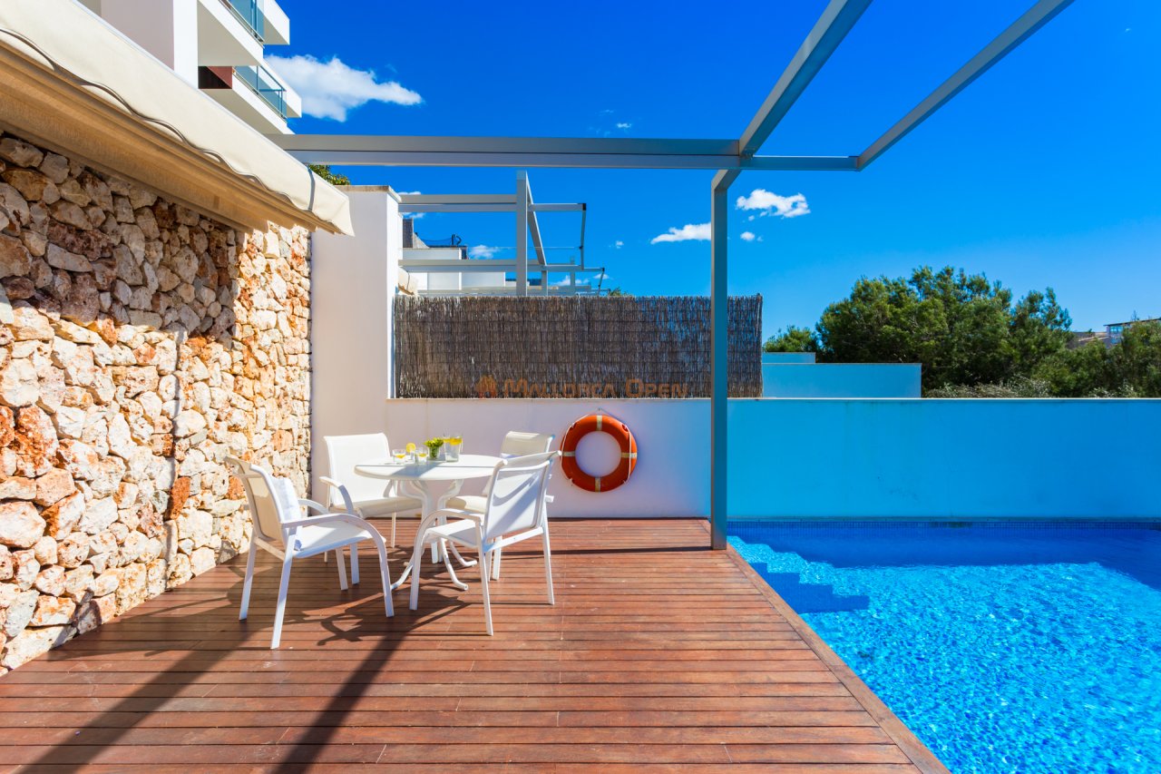 Schönes Reihenhaus in Cala Mandia zu vermieten.