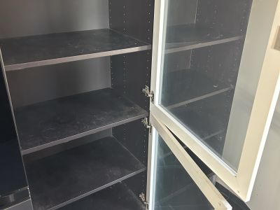 Schrank für Geschirr und Gläser Schwarz / Weiß / Glas