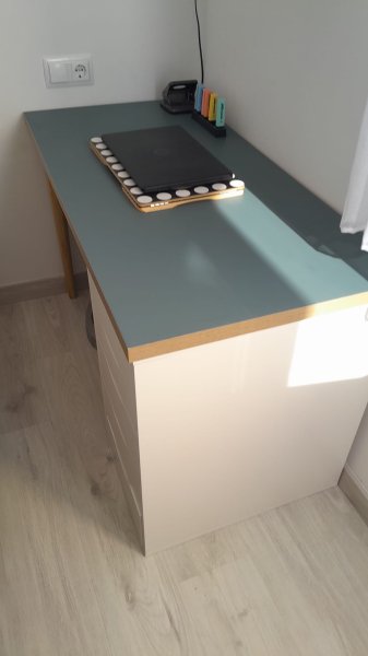 Schreibtisch 120x60 cm
