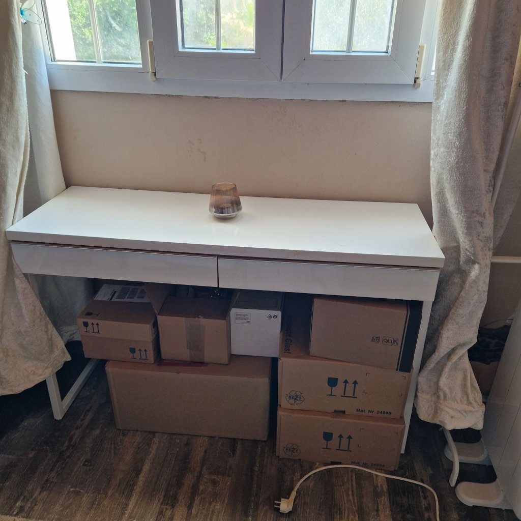 Desk/Console