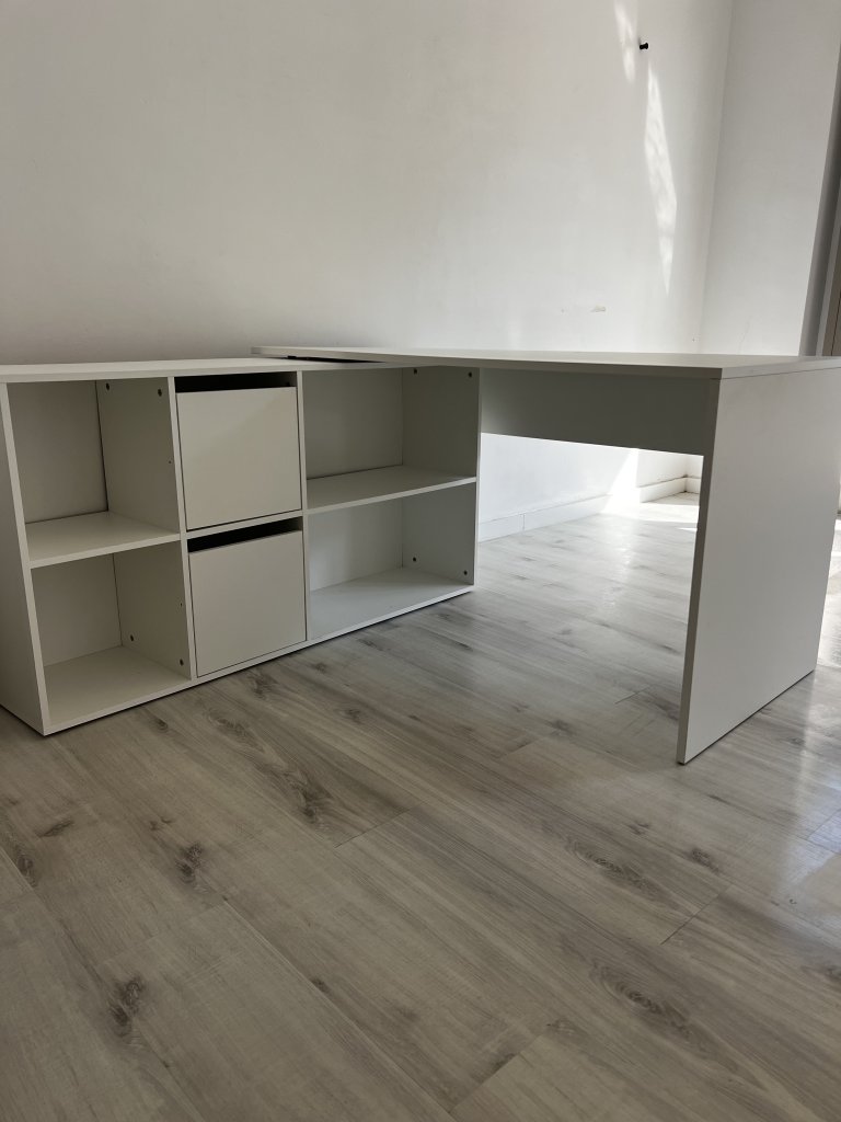 Schreibtisch mit Eckregal, weiß