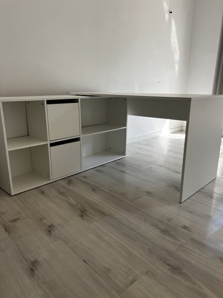 Schreibtisch mit Eckregal, weiß