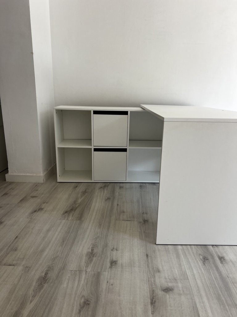 Schreibtisch mit Eckregal, weiß