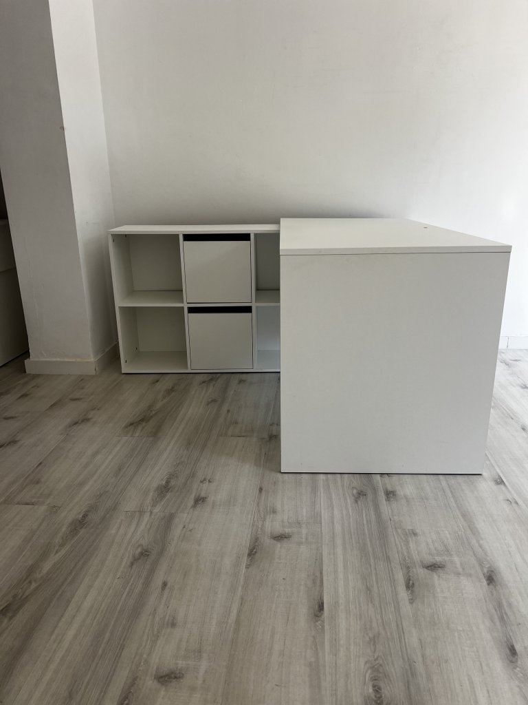 Schreibtisch mit Eckregal, weiß