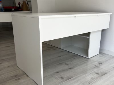 Schreibtisch mit Eckregal, weiß