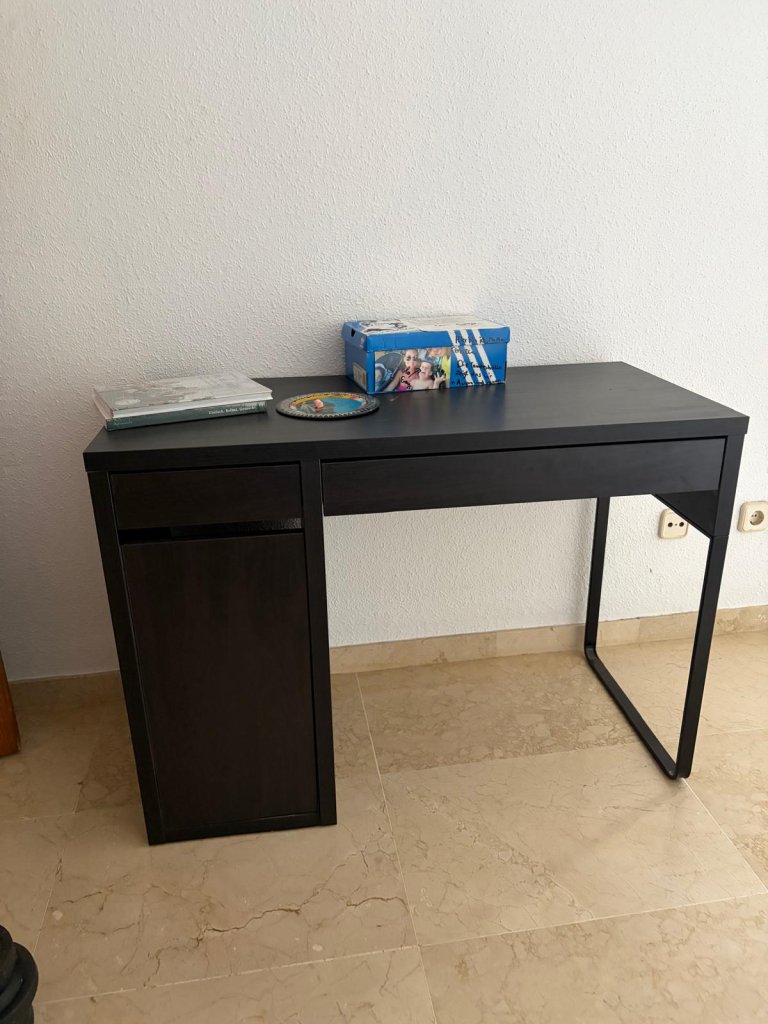 Schreibtisch zu verschenken