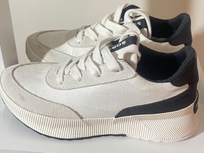 Schuhpaket  5 Paar Damenschuhe, Gr. 37  Tommy Hilfiger, Sorel, Tamaris u.a. neu oder neuwertig