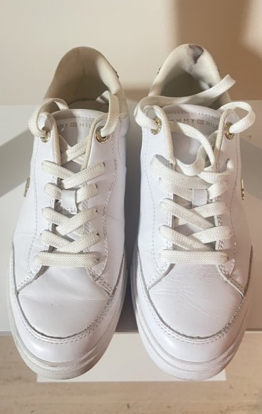 Schuhpaket  5 Paar Damenschuhe, Gr. 37  Tommy Hilfiger, Sorel, Tamaris u.a. neu oder neuwertig