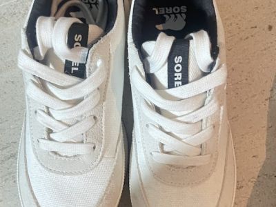 Schuhpaket  5 Paar Damenschuhe, Gr. 37  Tommy Hilfiger, Sorel, Tamaris u.a. neu oder neuwertig