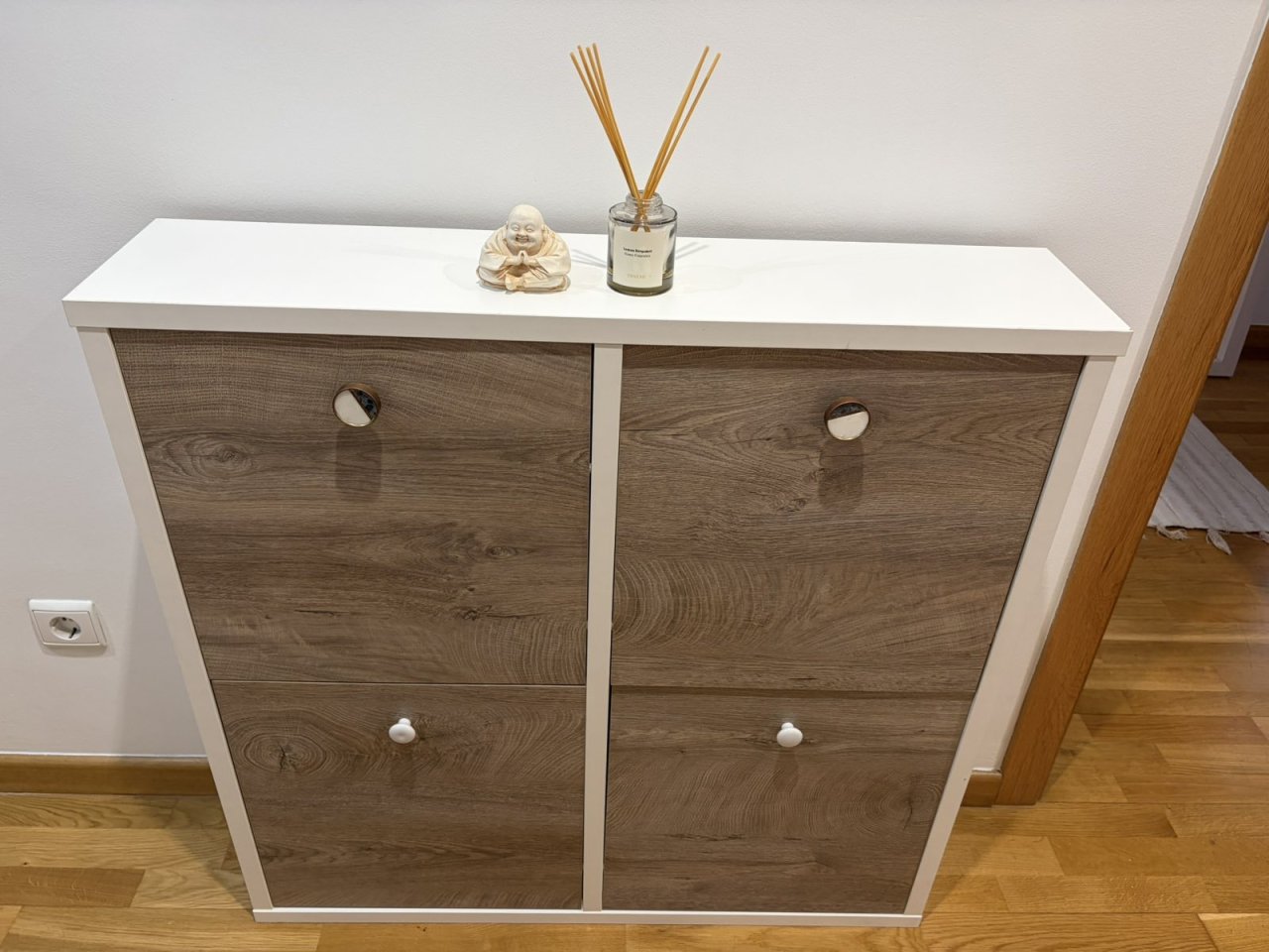 Schuhschrank in Weiß mit Holzoptik