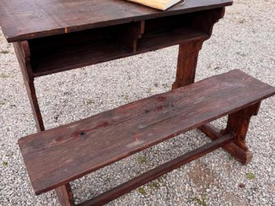 School desk / Writing desk