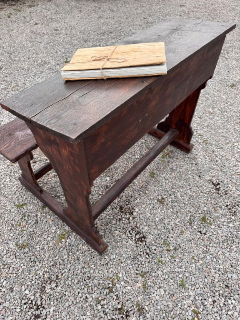 School desk / Writing desk