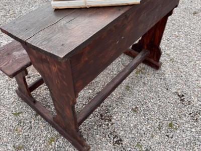 School desk / Writing desk