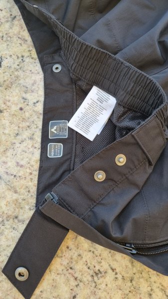 Schwarze Regenhose Gr. 40 - NEU
