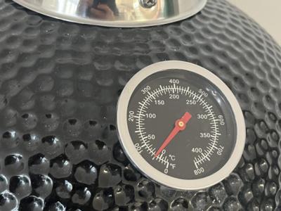 Kamado de cerámica negro 2-in-1 ahumador con parrilla de carbón 56 cm