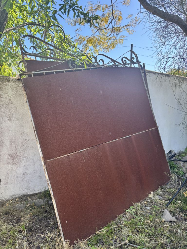 Pesadas puertas de hierro 2 unidades 2 x 1,80 m