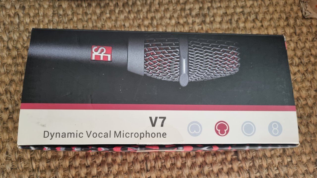 sE Electronics V7 Mikrofon-Set inkl. Millenium Stativ, Mikro-Klemme & Cordial XLR-Kabel (5m)
