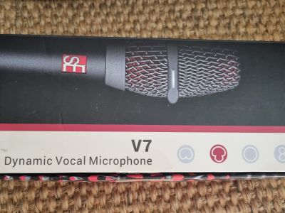 sE Electronics V7 Mikrofon-Set inkl. Millenium Stativ, Mikro-Klemme & Cordial XLR-Kabel (5m)