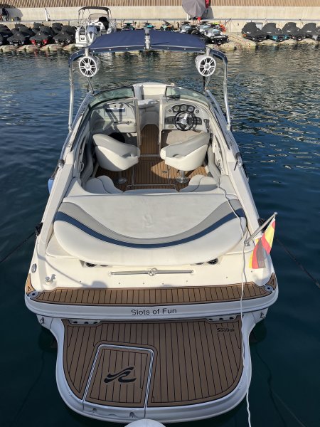 Sea Ray 240 Select. Bereit zum Auslaufen
