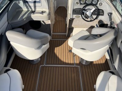 Sea Ray 240 Select. Bereit zum Auslaufen