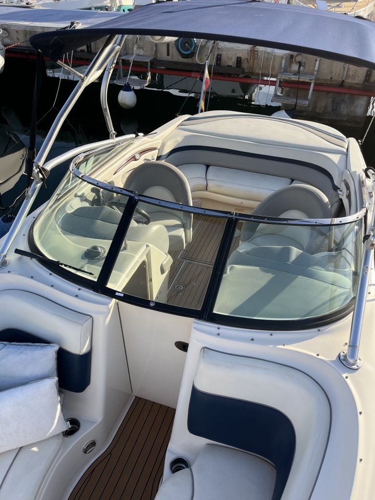 Sea Ray 240 Select. Bereit zum Auslaufen