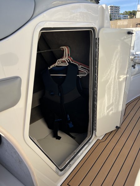 Sea Ray 240 Select. Bereit zum Auslaufen