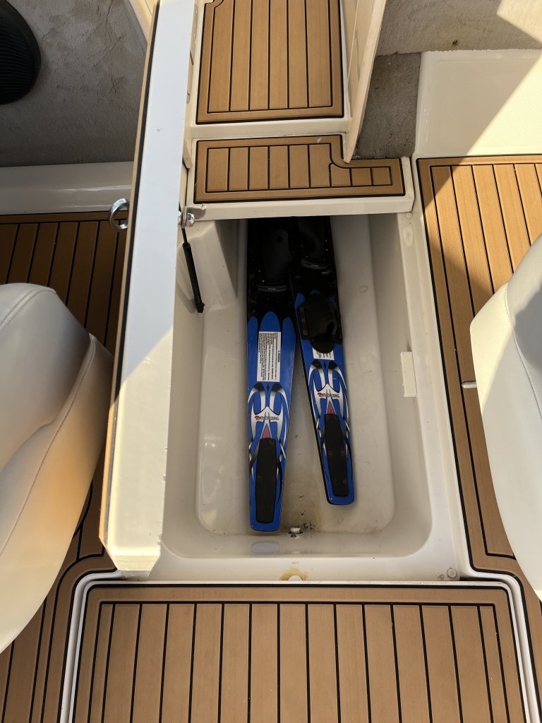 Sea Ray 240 Select. Bereit zum Auslaufen
