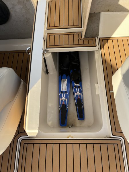 Sea Ray 240 Select. Bereit zum Auslaufen