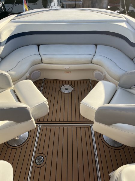 Sea Ray 240 Select. Bereit zum Auslaufen