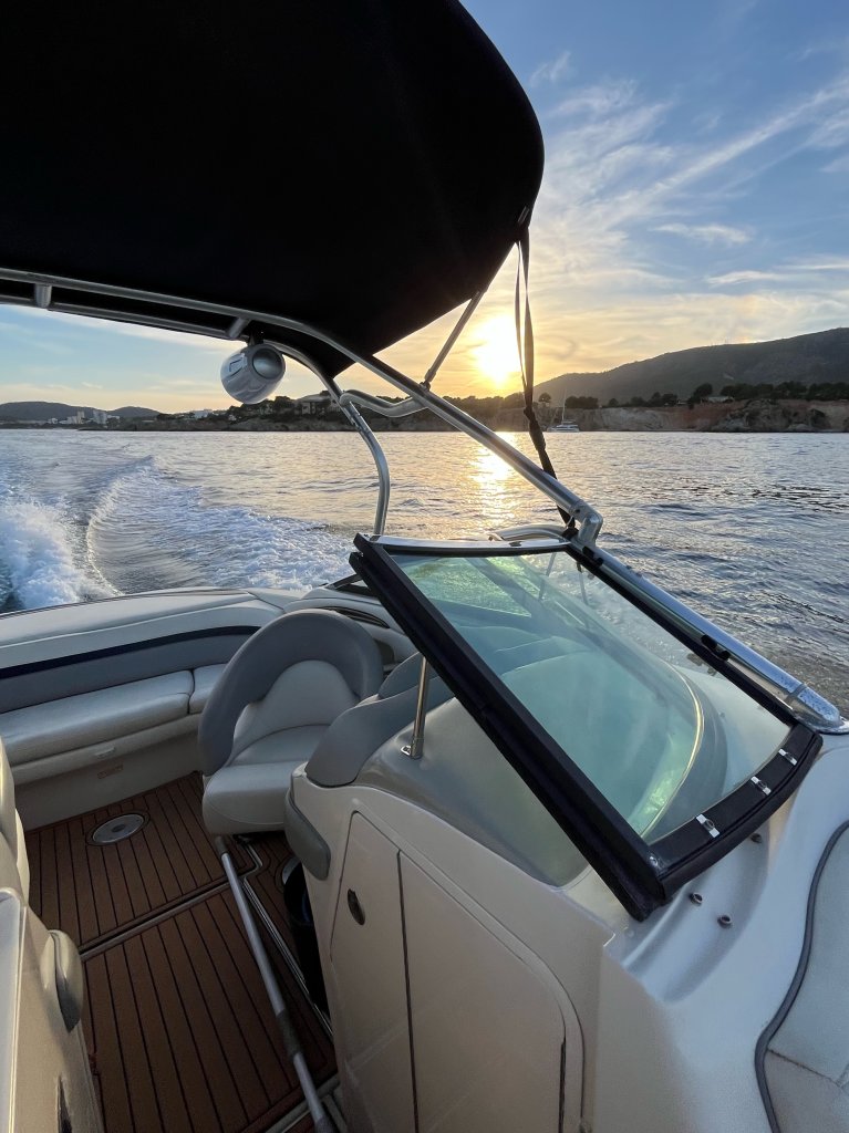 Sea Ray 240 Select. Bereit zum Auslaufen