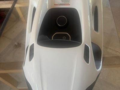 SEABOB F9 S (Sport-Modell)Motorleistung: 3,6 kW (ca. 4,9 PS)Schubkraft: Bis zu 84 TP