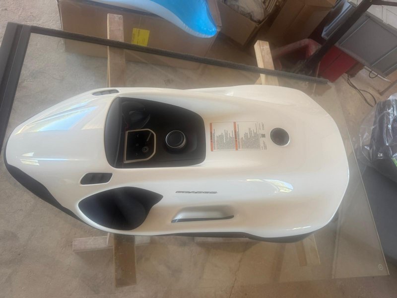 SEABOB F9 S (Sport-Modell)Motorleistung: 3,6 kW (ca. 4,9 PS)Schubkraft: Bis zu 84 TP