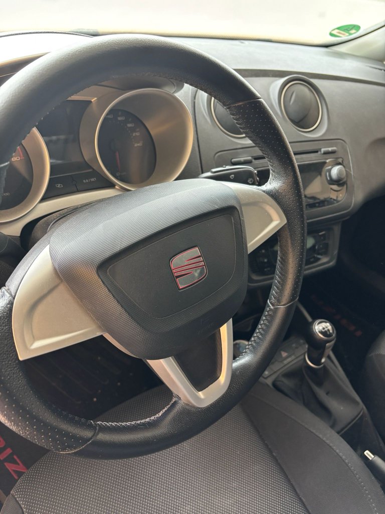 SEAT Ibiza 1.4 Benzin, schwarz, EZ 01/2009  abgemeldet, Bastlerfahrzeug / Ersatzteilspender