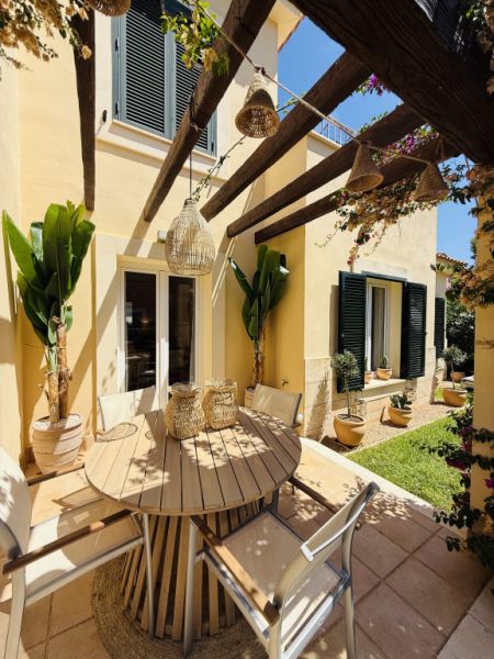 Sehr schöner runder Gartentisch