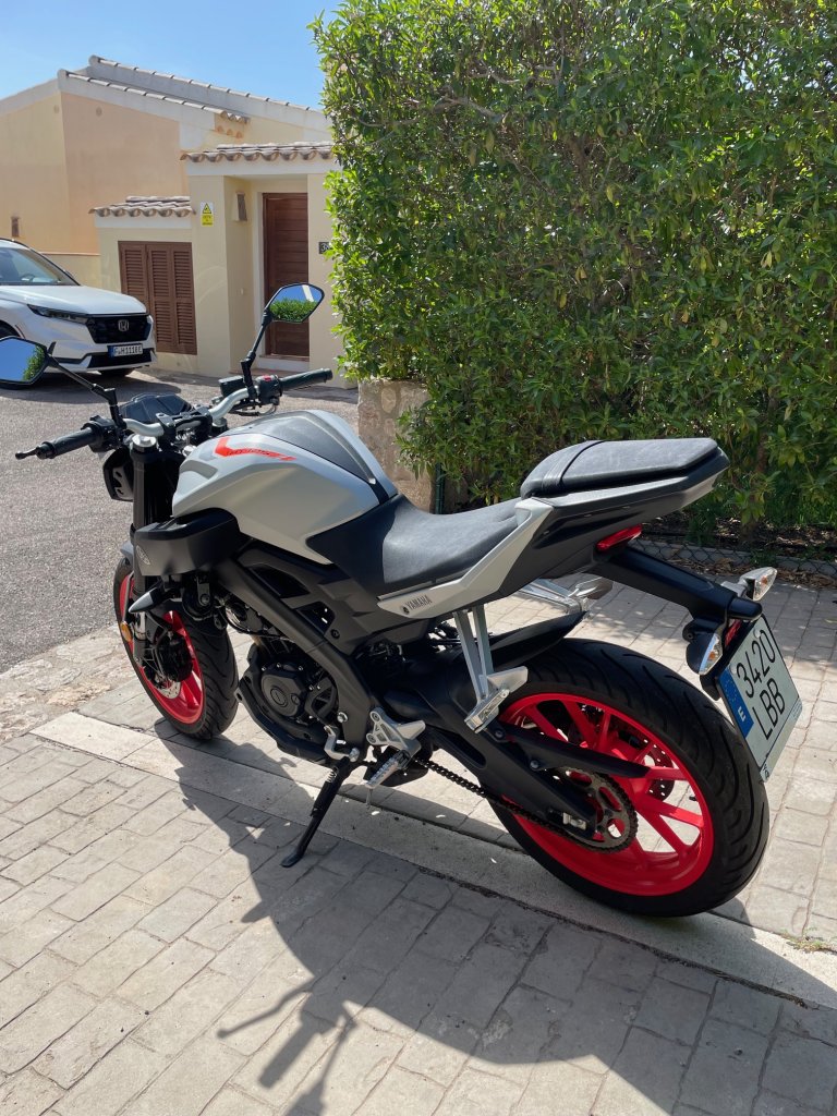 Sehr schönes Einsteigermotorrad mit ABS Yamaha MT125 in Santa Ponsa