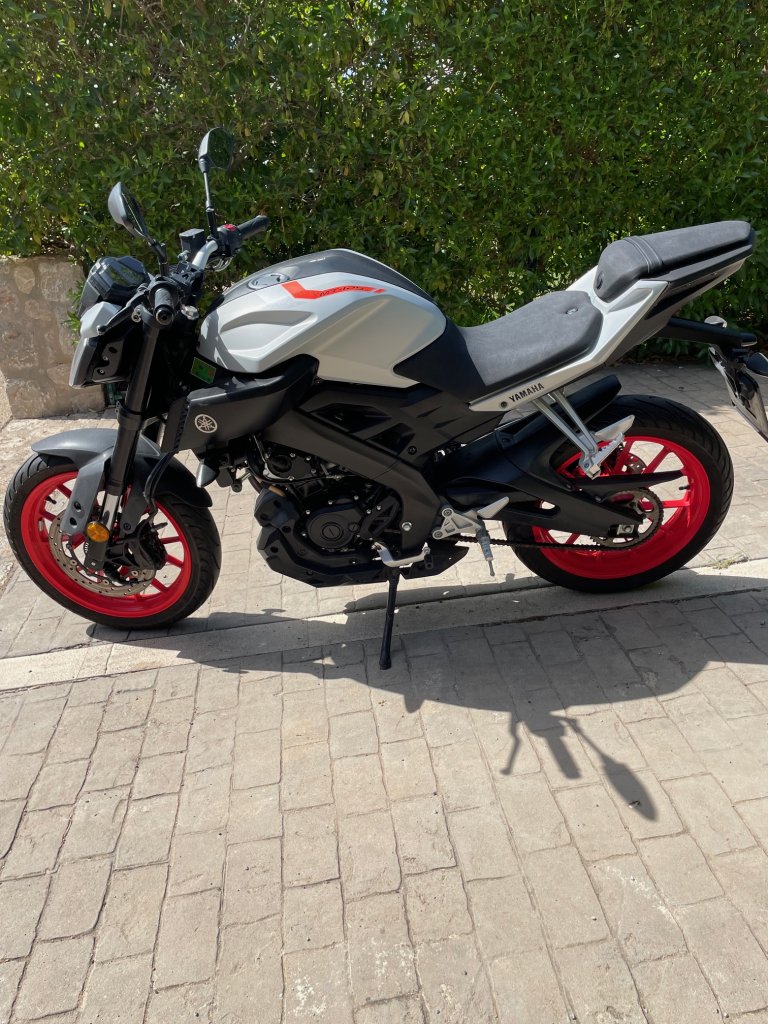 Sehr schönes Einsteigermotorrad mit ABS Yamaha MT125 in Santa Ponsa
