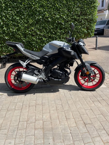 Sehr schönes Einsteigermotorrad mit ABS Yamaha MT125 in Santa Ponsa