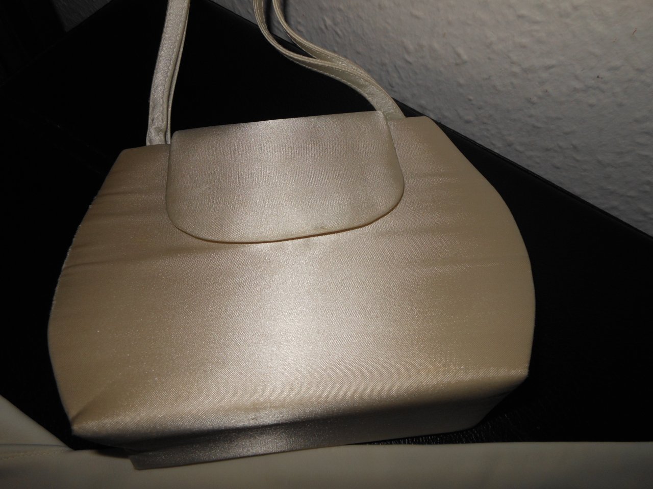 sehr schönes Hochzeitskleid Gr., 44  Fb. creme...mit Tasche Handschuhen
