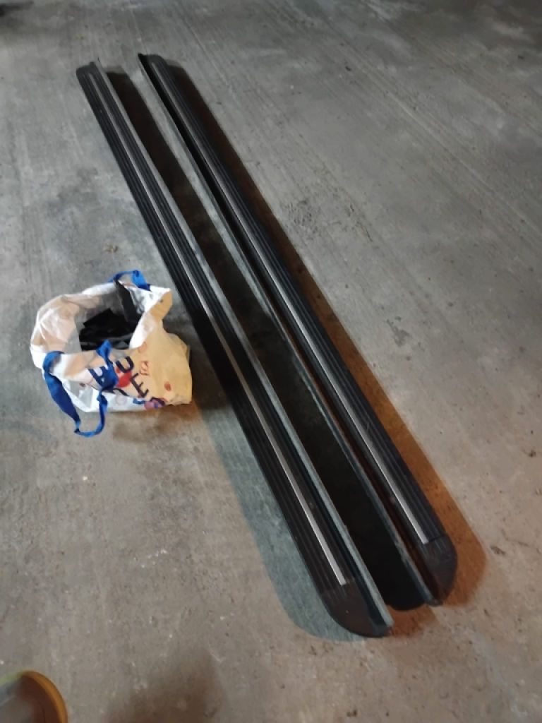 Side skirts Mercedes Vito 447/Universal mounting bracket