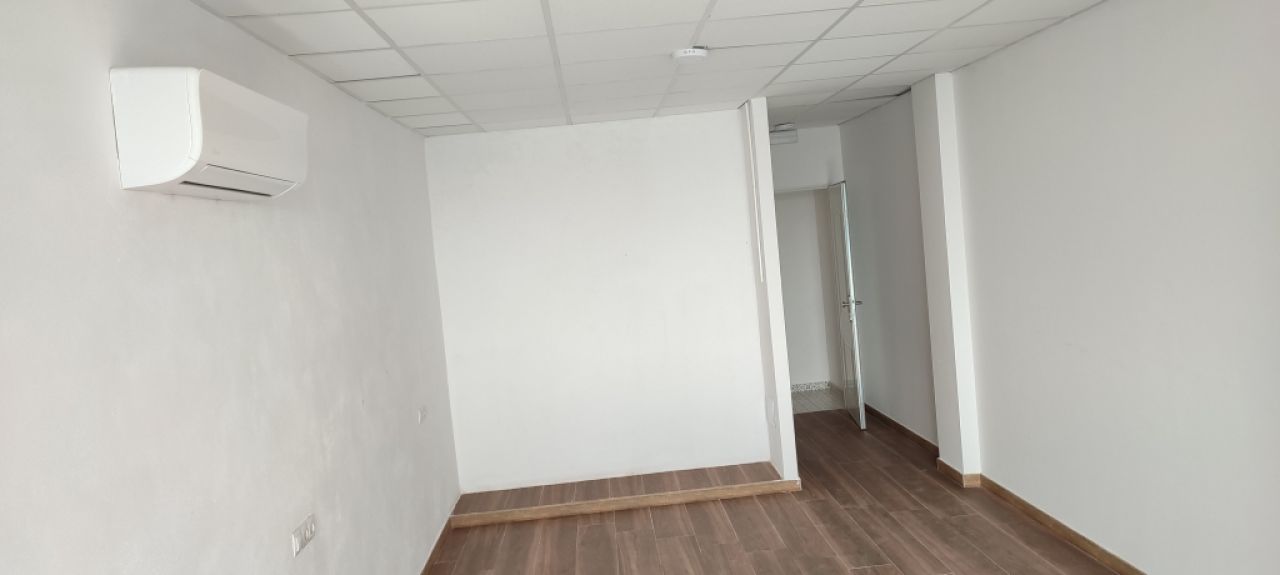 Separater Büroraum ca. 60 m² günstig zu vermieten.