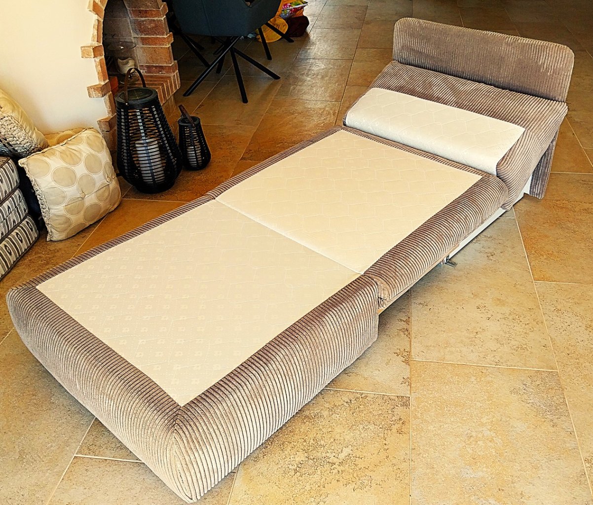 Sessel mit Schlaffunktion