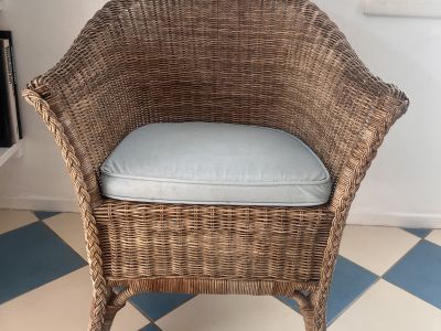 Set mit 4 Rattansesseln