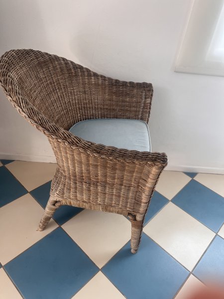 Set mit 4 Rattansesseln