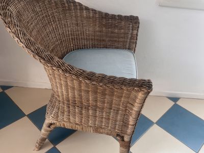 Set mit 4 Rattansesseln